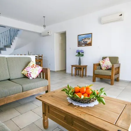 In Sleeps 6 Includes Swimming Pool And Air Con Villa Peyia